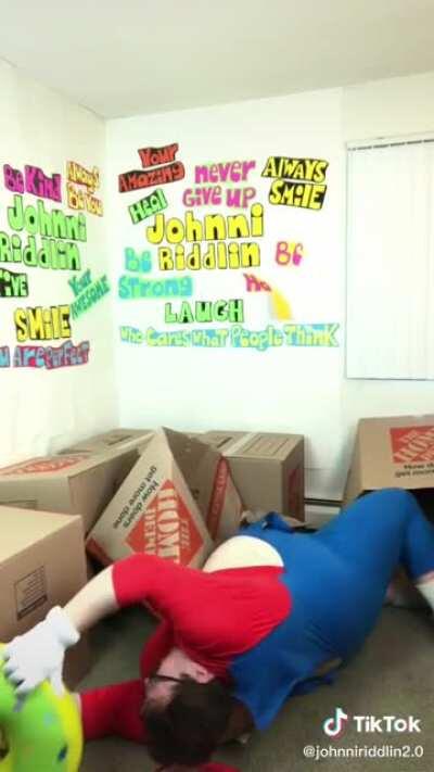 Ta raro Mariano el Saltimbaqui 😰