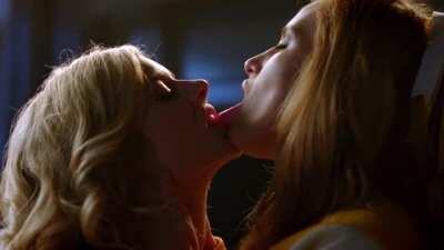 Plot of Bella Throne and Samara Weaving in 