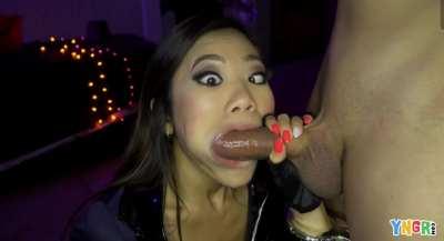 Vina gives great head