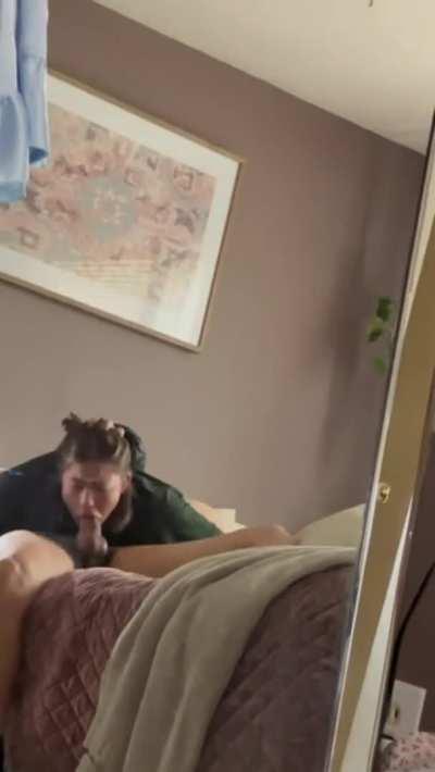 Heard noises coming from my sisters room and saw this