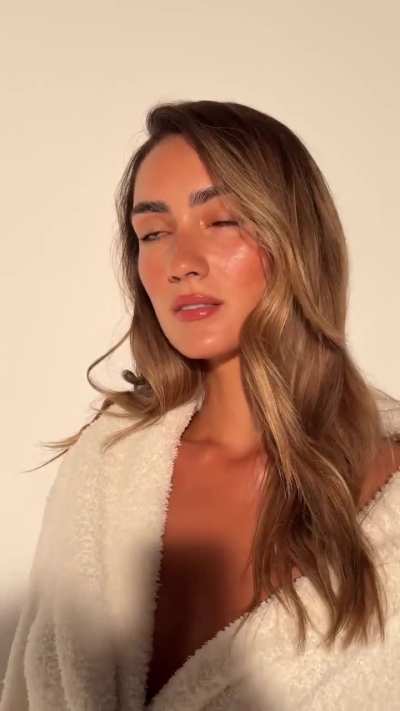 Priscilla prepping for a shoot: IG story 21 May'25