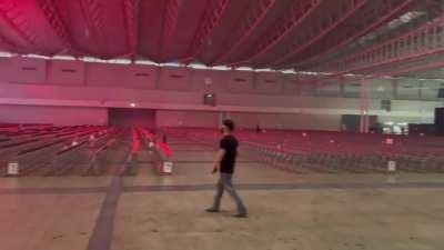 Japanese LAN tournament with audience, about to start in an hour