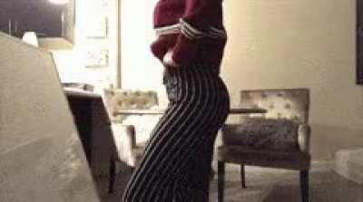 Jennette McCurdy showing off her best part