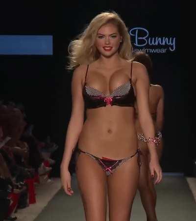 Kate Upton Ramp Walk