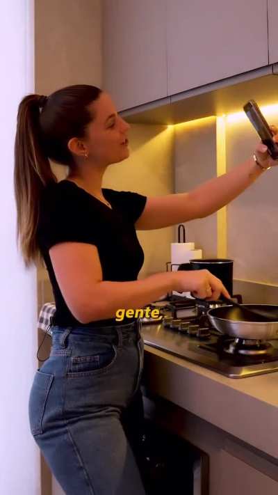 Booty looks so good on jeans as well 😍