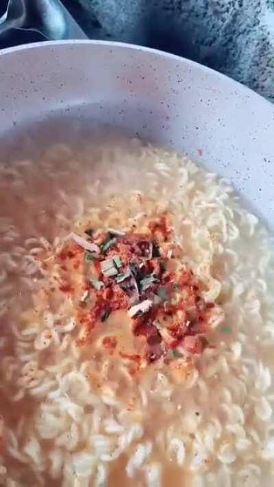 Making some ramen