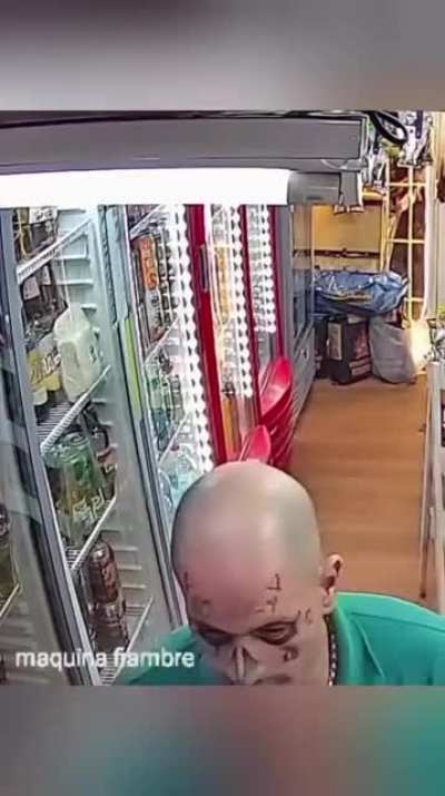 Apareció un sujeto con el rostro tatuado en un local de Ranelagh y se robó los puchos, encendedores y los fernet