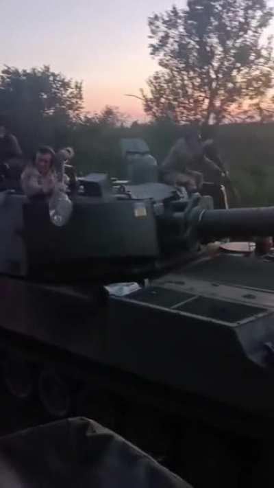 Norwegian M109A3GN on a shovel afterburner