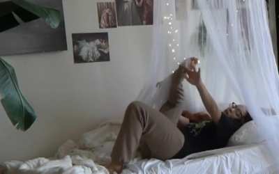 Cinna in bed during marathon stream w/ Valkyrae - February 2025