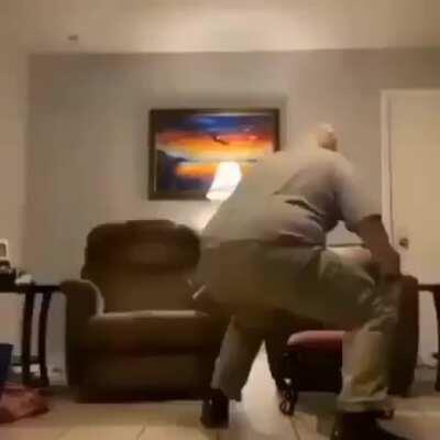 Simplemente un meme sin sentido para salir en el video del dylan