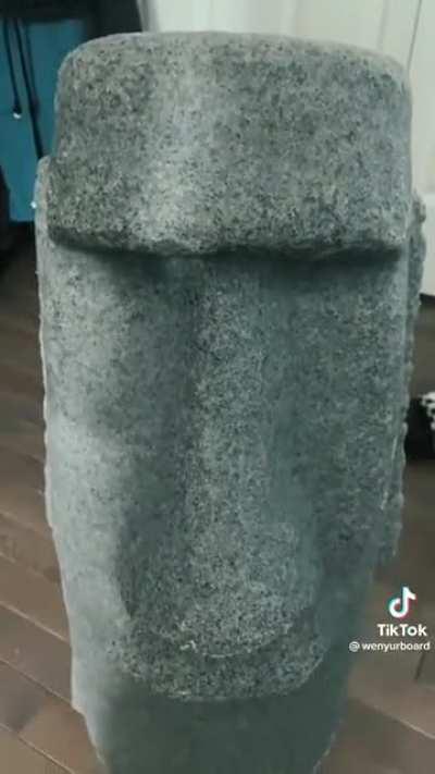 🗿