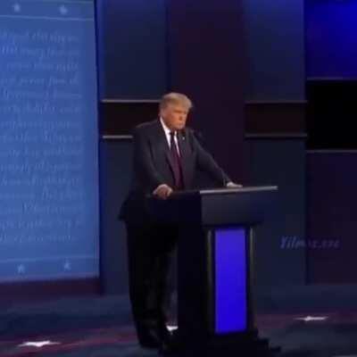 [DEEPFAKE] Joe Biden roasts Donald Trump, source in comments.