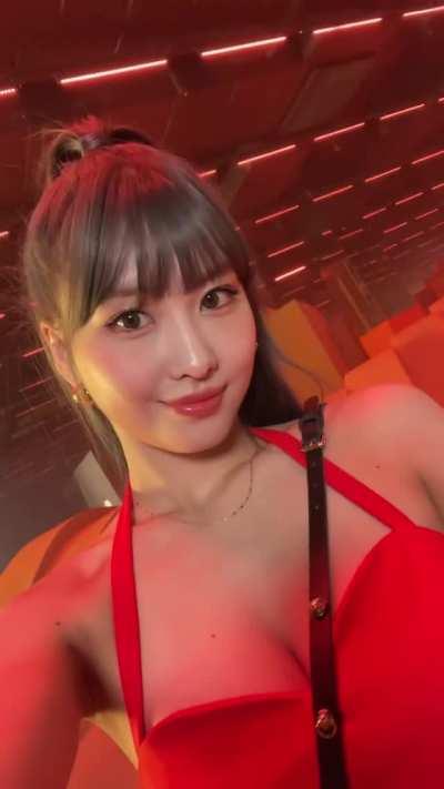 Momo Hirai TWICE