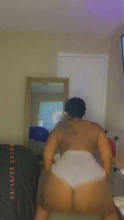 short hair don't care 🍑🍑💦💦😋