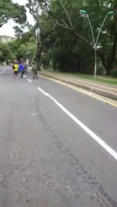 Civilians appear on a truck in la portada, Cali. They got down and started shooting. The bystanders state the military police helped them. May 6th 2021 2:49PM