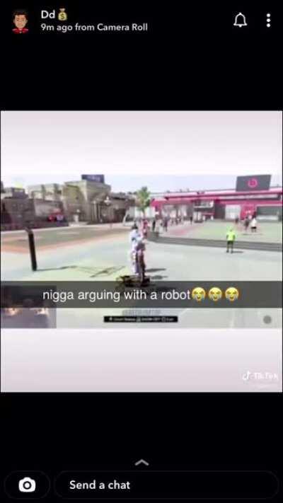 I think this nigga retarded😂