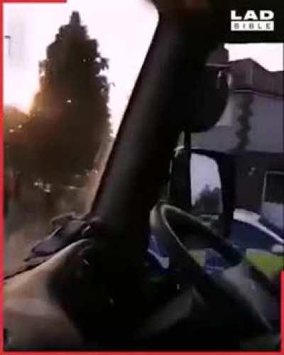 Hey mate, you can't park that there.