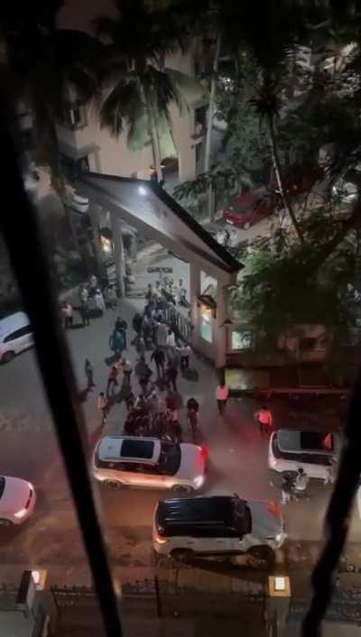 Is this also okay? Why is this happening? I am not choosing any side here.