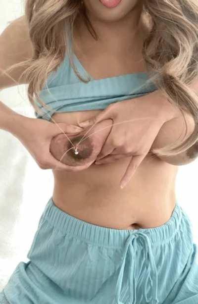 Thirsty 💦👅would you suck then make out with me? 😏