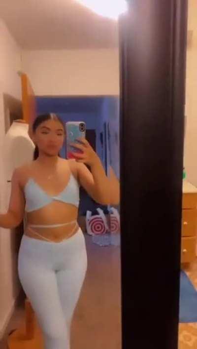 only right to spread that shit and bury your face in her fat ass😩