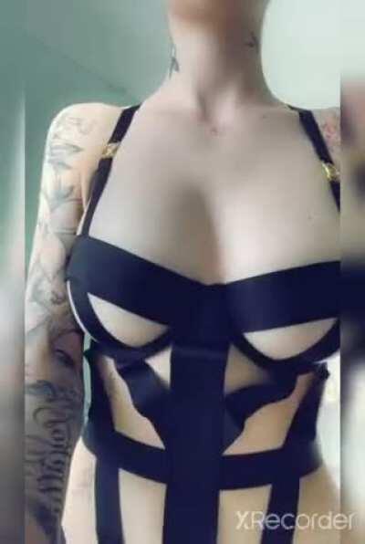 Grab Her Folder in Comment👇👇