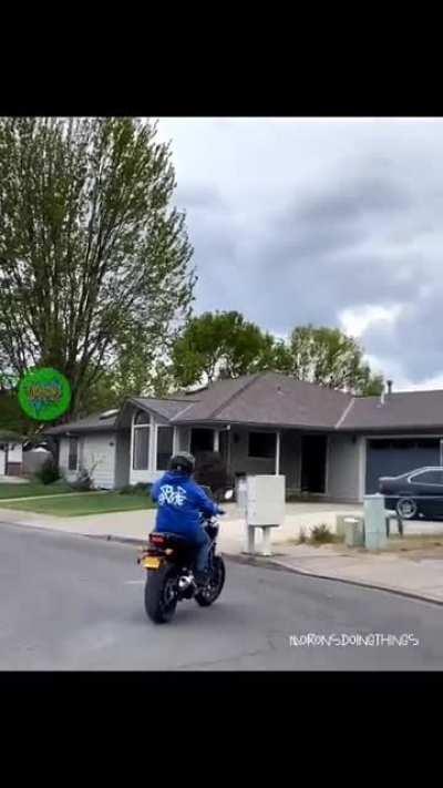WCGW doing motorcycle tricks in your neighborhood