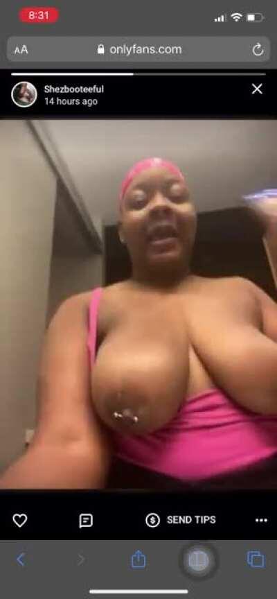 Shezbooteeful titties are nice