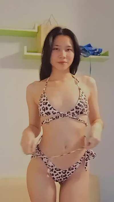 I’m too shy about showing more then that, but I hope you guys still appreciate a shy asian girl with a body type like mine 🙈💕
