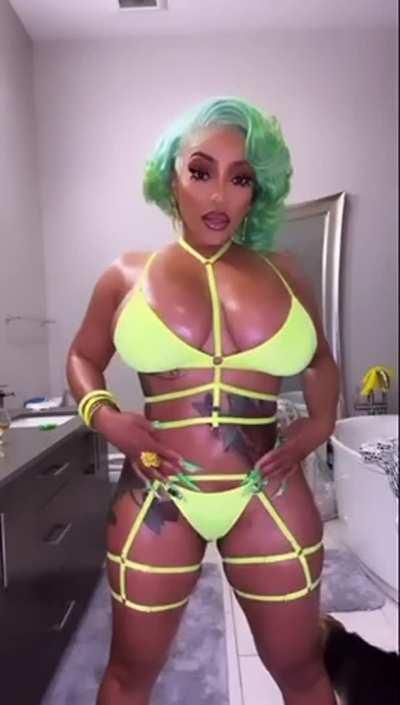 Irene the Dream in 💴 lingerie