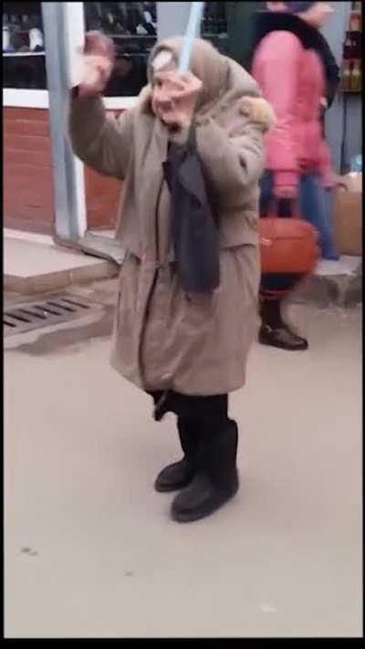 This grandma is a cutie pie🥰