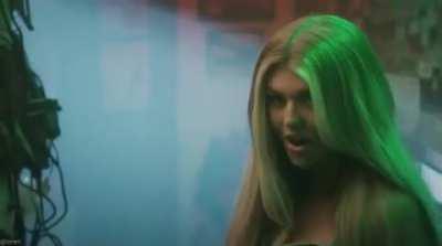 Fuck she's so hot 🔥🥵🤤