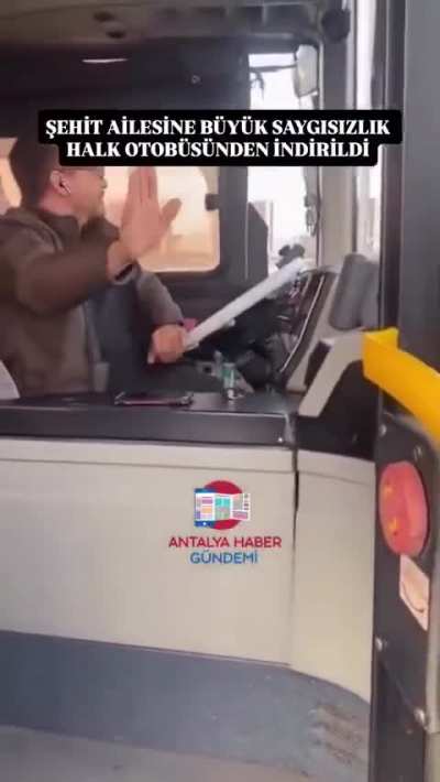 Antalya'da şehit ailesini otobüse 