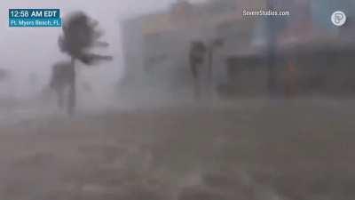 Time lapse from Cam 9 in Fort Myers, FL Beach, Hurricane Ian