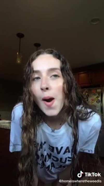 She wants to be your little butt slut 😳