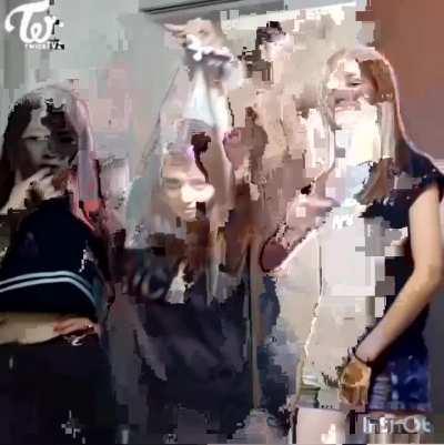 Momo, Dahyun & Tzuyu 