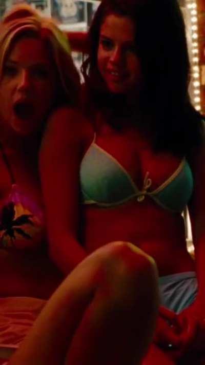 Selena Gomez in spring breakers was a problem