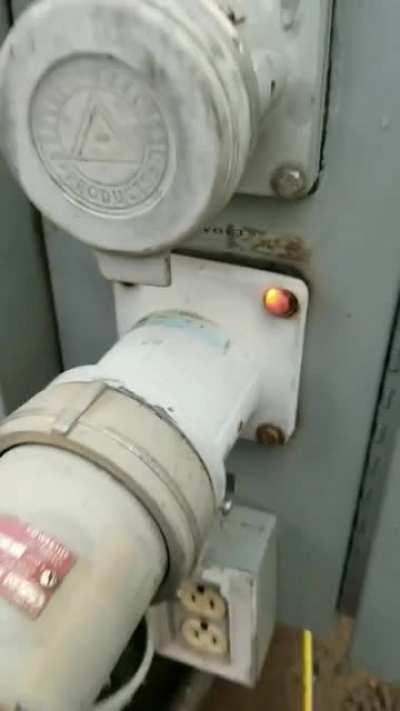 Should these be glowing