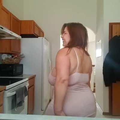 Imagine Waking up to These Curves Every Morning