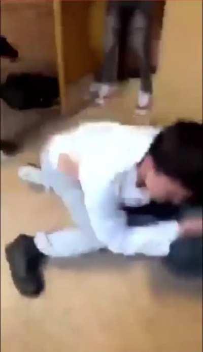 Just had my first fight (I am grey hoodie 😼)