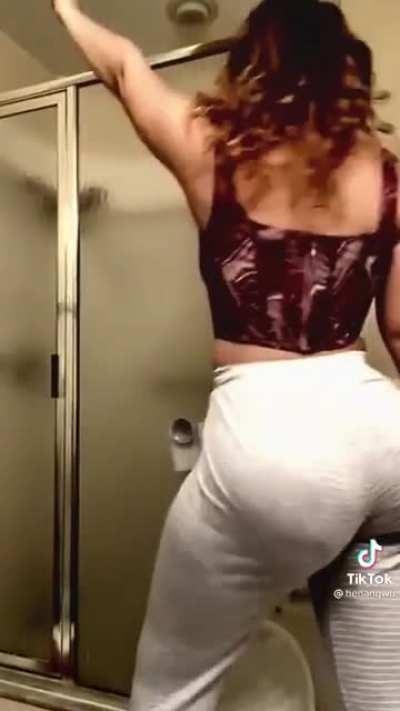 Thick as oatmeal 🍑🍑