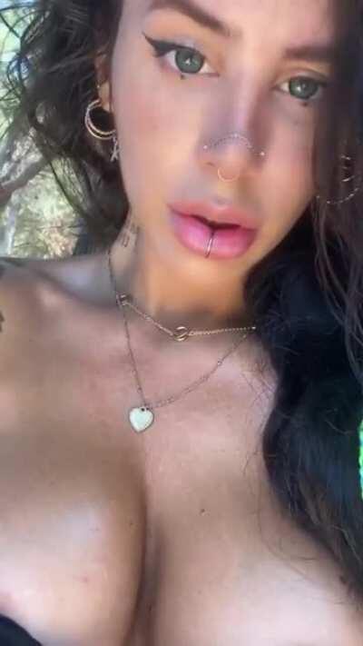 ALEXIS (@alex_mucci)