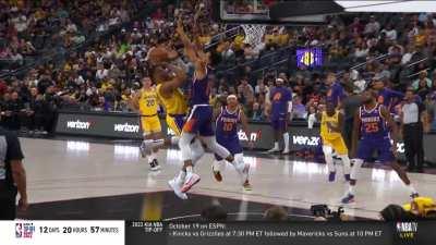 [Highlight] Russell Westbrook cuts to the basket to score through contact