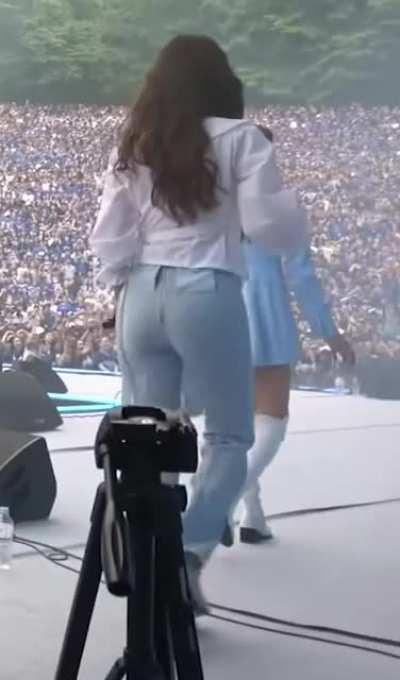 CHOU TZUYU (featuring PARK JIHYO)