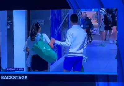 Djokovic meets Qinwen Zheng in the backstage area