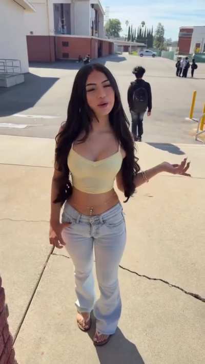 Latina bops >