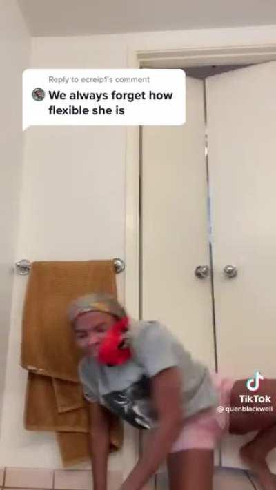 Reposting this gem since we got another glimpse of that fat 🐱 today