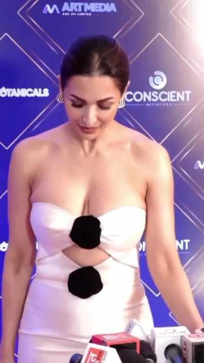 Malaika Arora Milky White 🤍 Angel 😘
