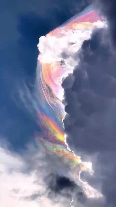 A spectacular view of an Iridescent cloud