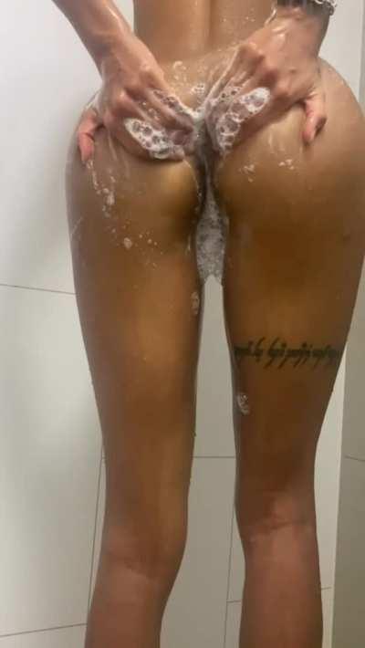 Looking for a shower buddy x