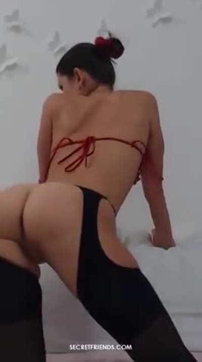 😏 Gina's naughty invitation: accept or decline?